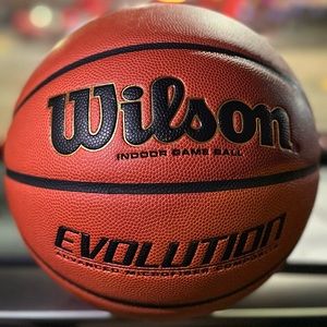 Antique basketball Wilson Evolution
